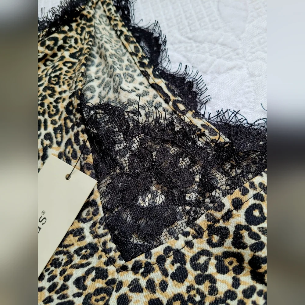 NWT Francesca's Women's Tank Top Animal Print Black Lace Trim 100% Viscose XS - Picture 7 of 12